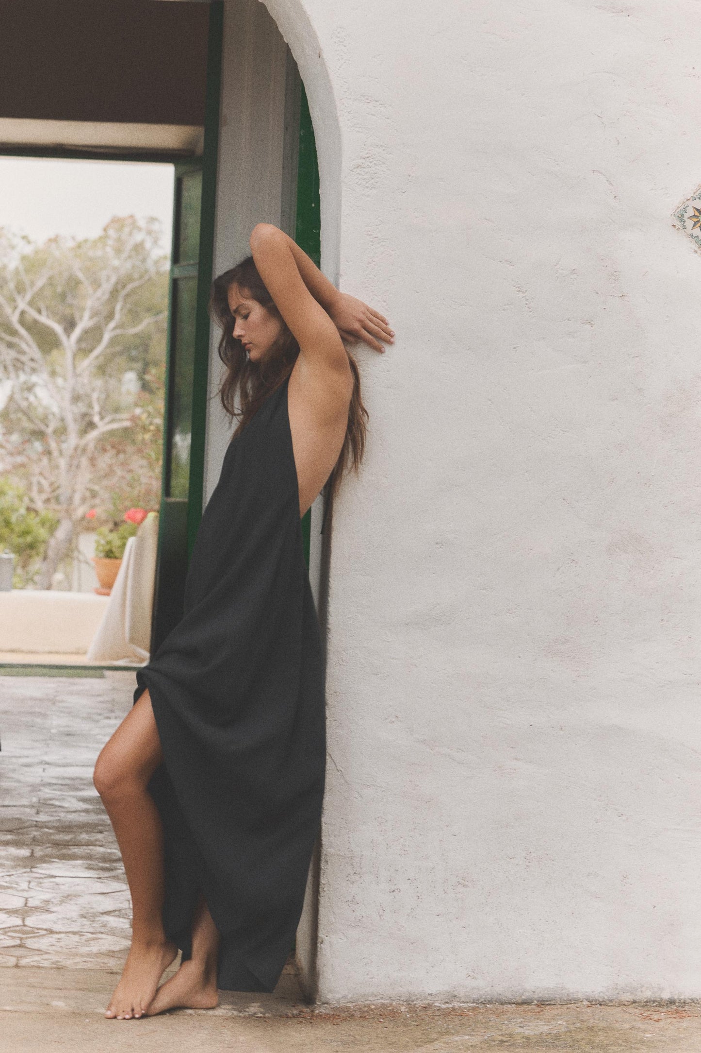 VESTIDO HALTER FLUIDO