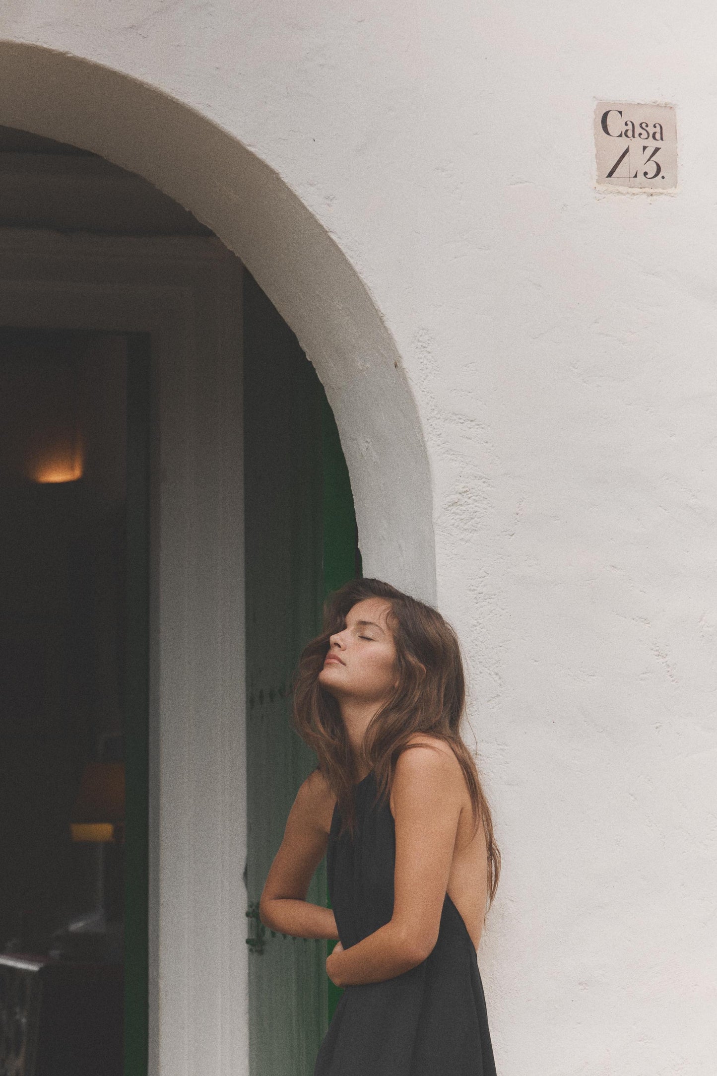 VESTIDO HALTER FLUIDO