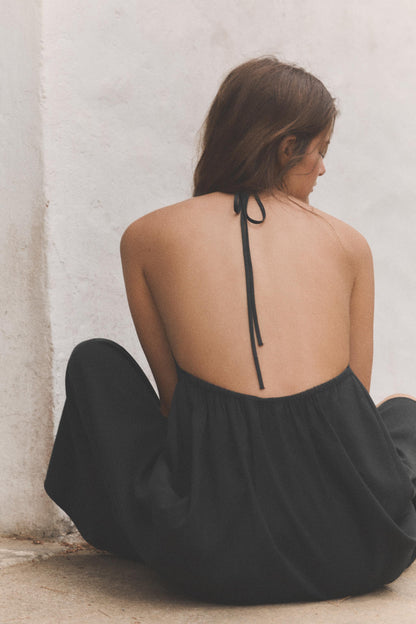 VESTIDO HALTER FLUIDO