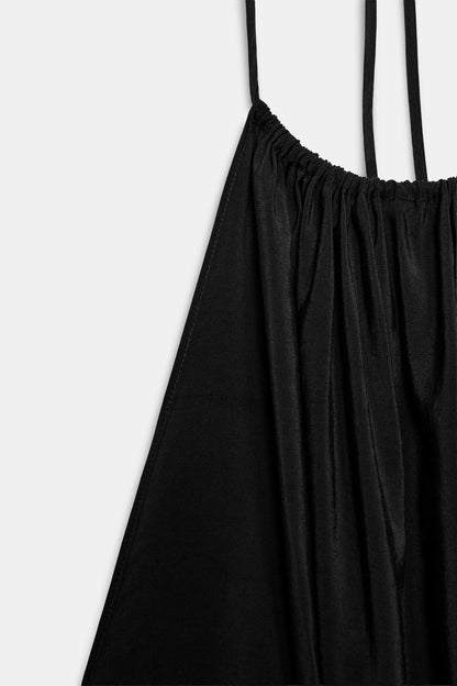 VESTIDO HALTER FLUIDO